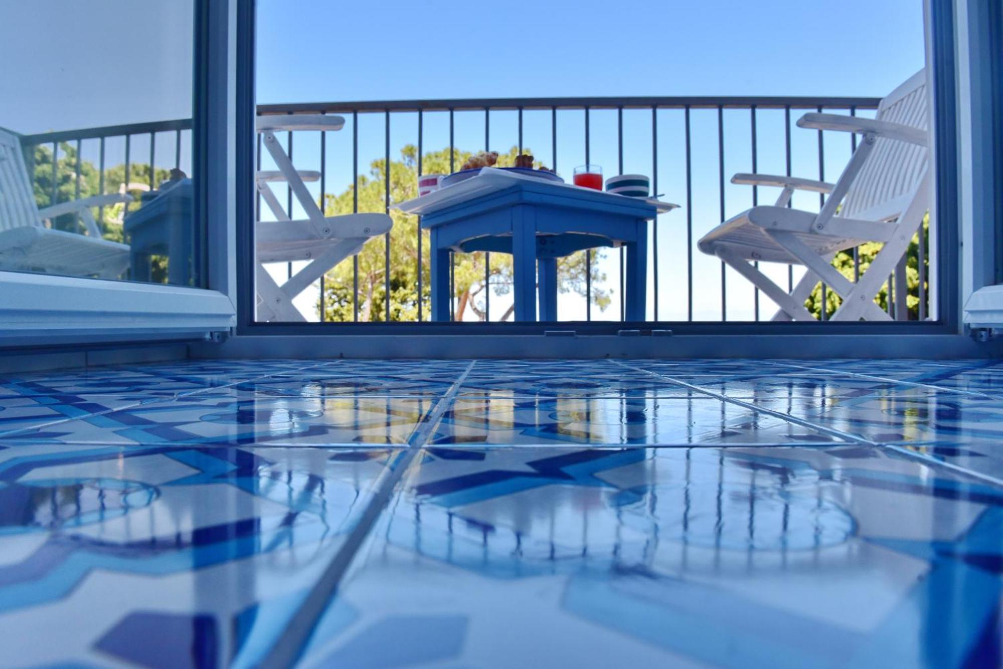 Hotel Garden Riviera サンタ・マリア・ディ・カステッラバーテ エクステリア 写真