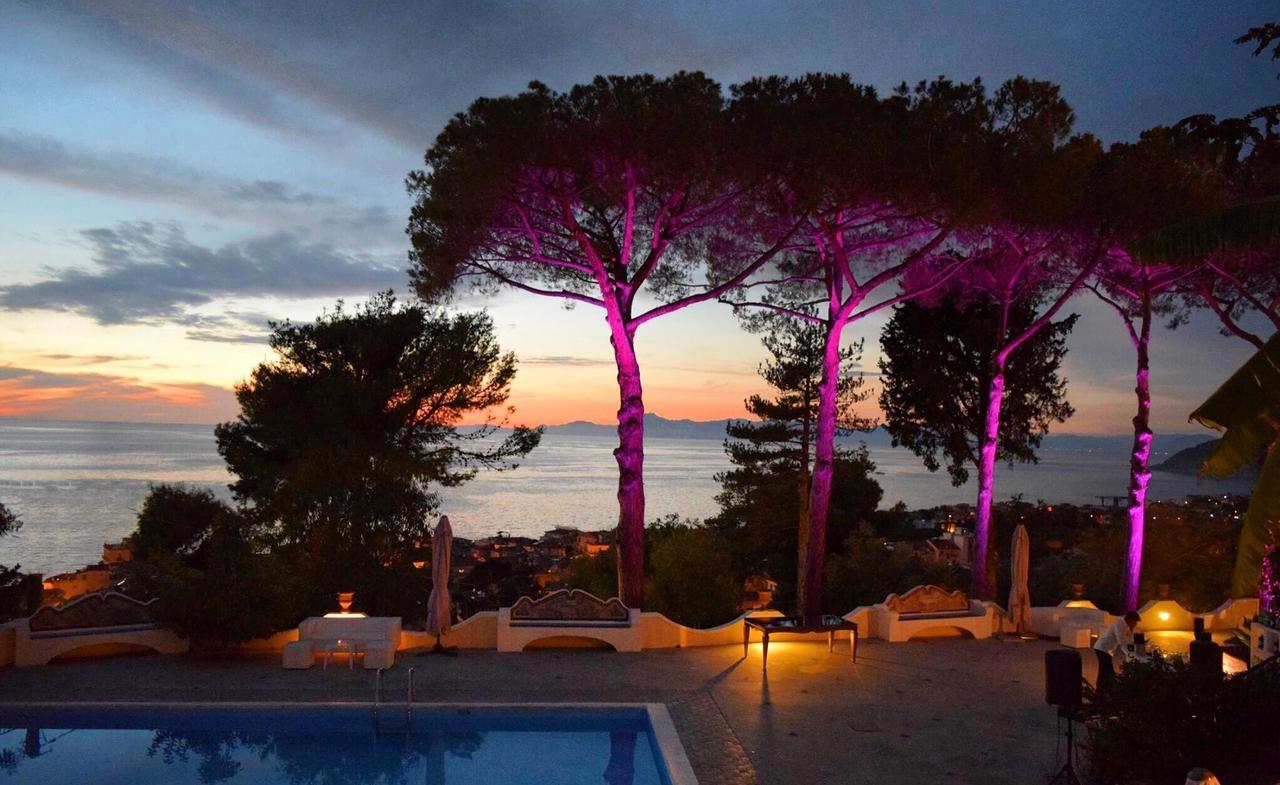 Hotel Garden Riviera サンタ・マリア・ディ・カステッラバーテ エクステリア 写真