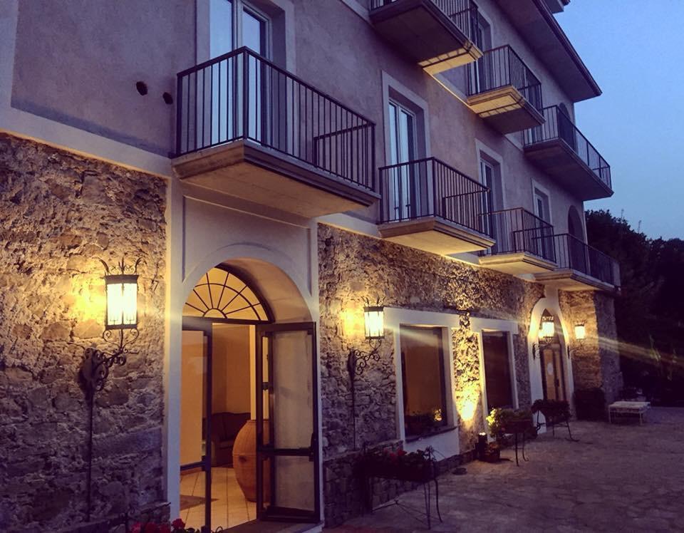 Hotel Garden Riviera サンタ・マリア・ディ・カステッラバーテ エクステリア 写真