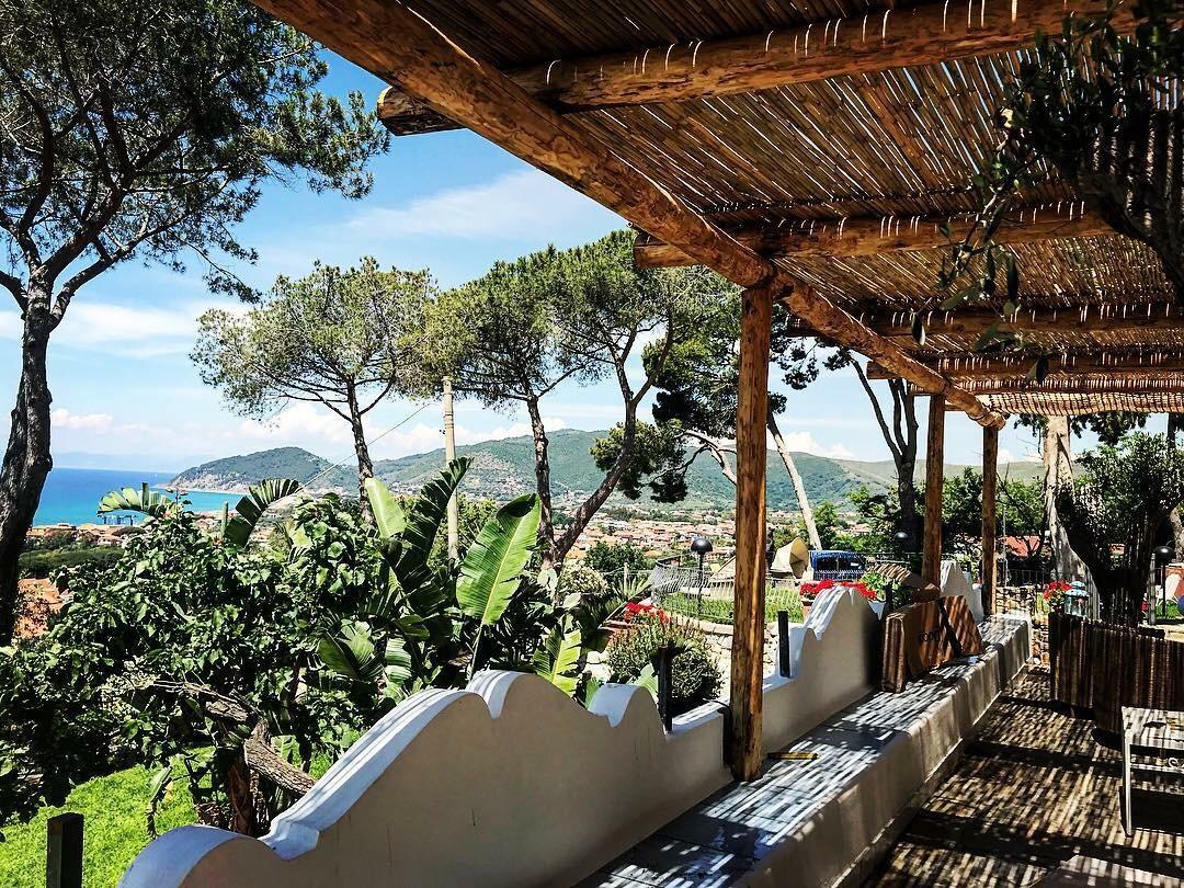 Hotel Garden Riviera サンタ・マリア・ディ・カステッラバーテ エクステリア 写真